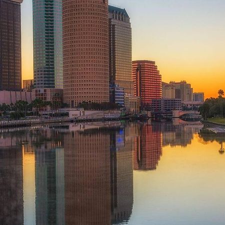 Chic Bungalow Apartment Steps From Armature Works & Downtown Riverwalk Tampa Eksteriør billede