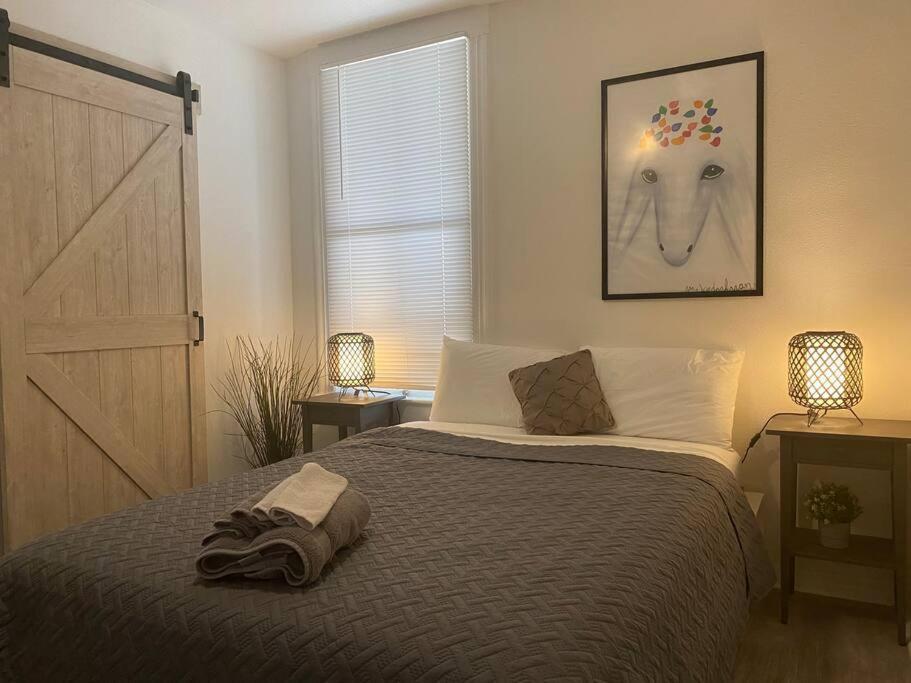 Chic Bungalow Apartment Steps From Armature Works & Downtown Riverwalk Tampa Eksteriør billede