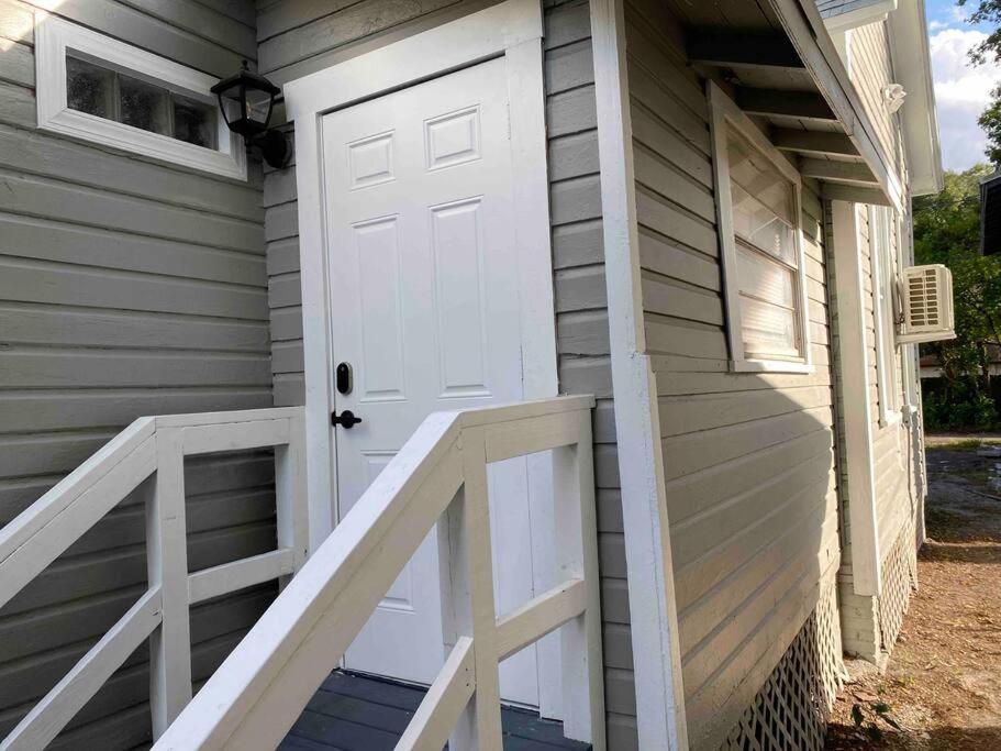 Chic Bungalow Apartment Steps From Armature Works & Downtown Riverwalk Tampa Eksteriør billede