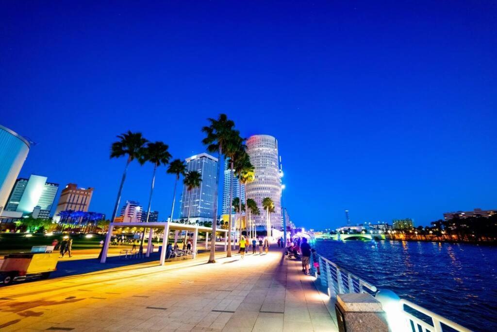 Chic Bungalow Apartment Steps From Armature Works & Downtown Riverwalk Tampa Eksteriør billede