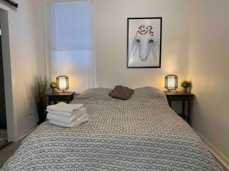 Chic Bungalow Apartment Steps From Armature Works & Downtown Riverwalk Tampa Eksteriør billede