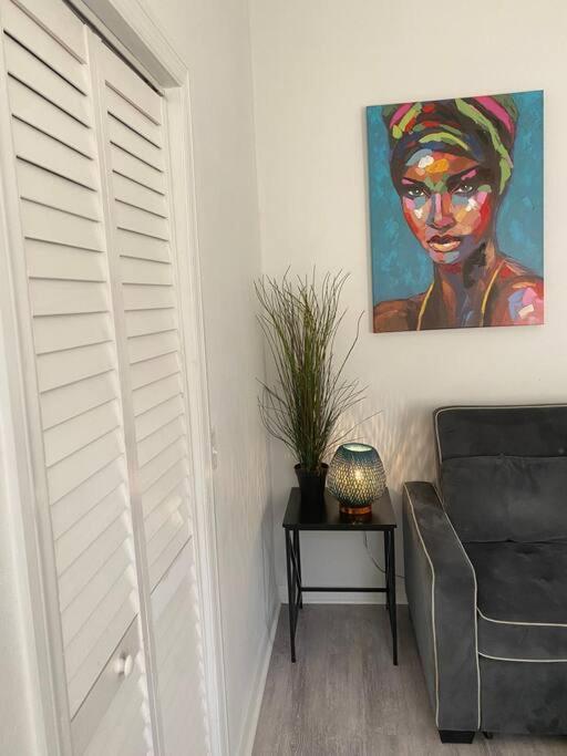 Chic Bungalow Apartment Steps From Armature Works & Downtown Riverwalk Tampa Eksteriør billede