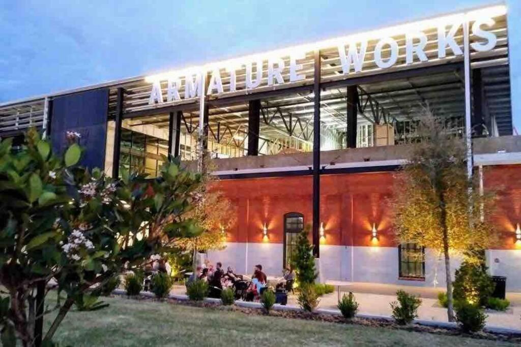 Chic Bungalow Apartment Steps From Armature Works & Downtown Riverwalk Tampa Eksteriør billede