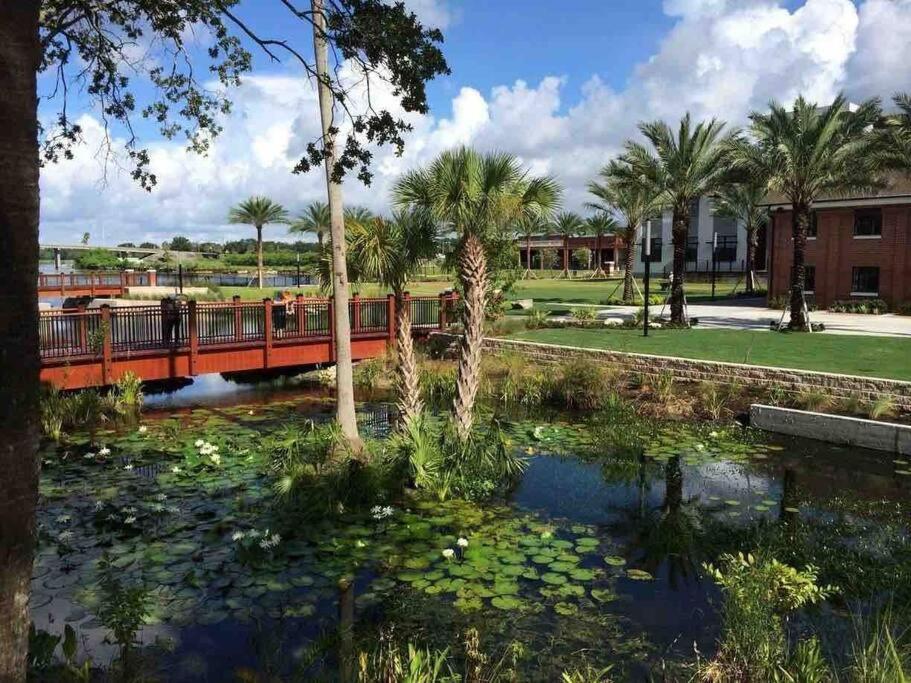 Chic Bungalow Apartment Steps From Armature Works & Downtown Riverwalk Tampa Eksteriør billede